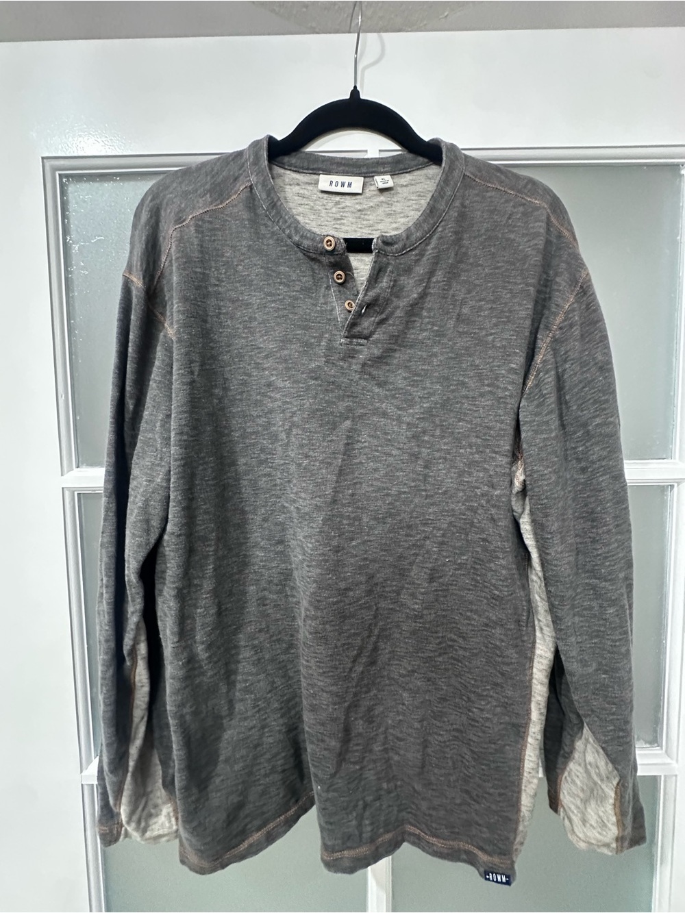 ROWM Men's Long Sleeve Henley Shirt Gray Colorblock Knit Tee Size XL